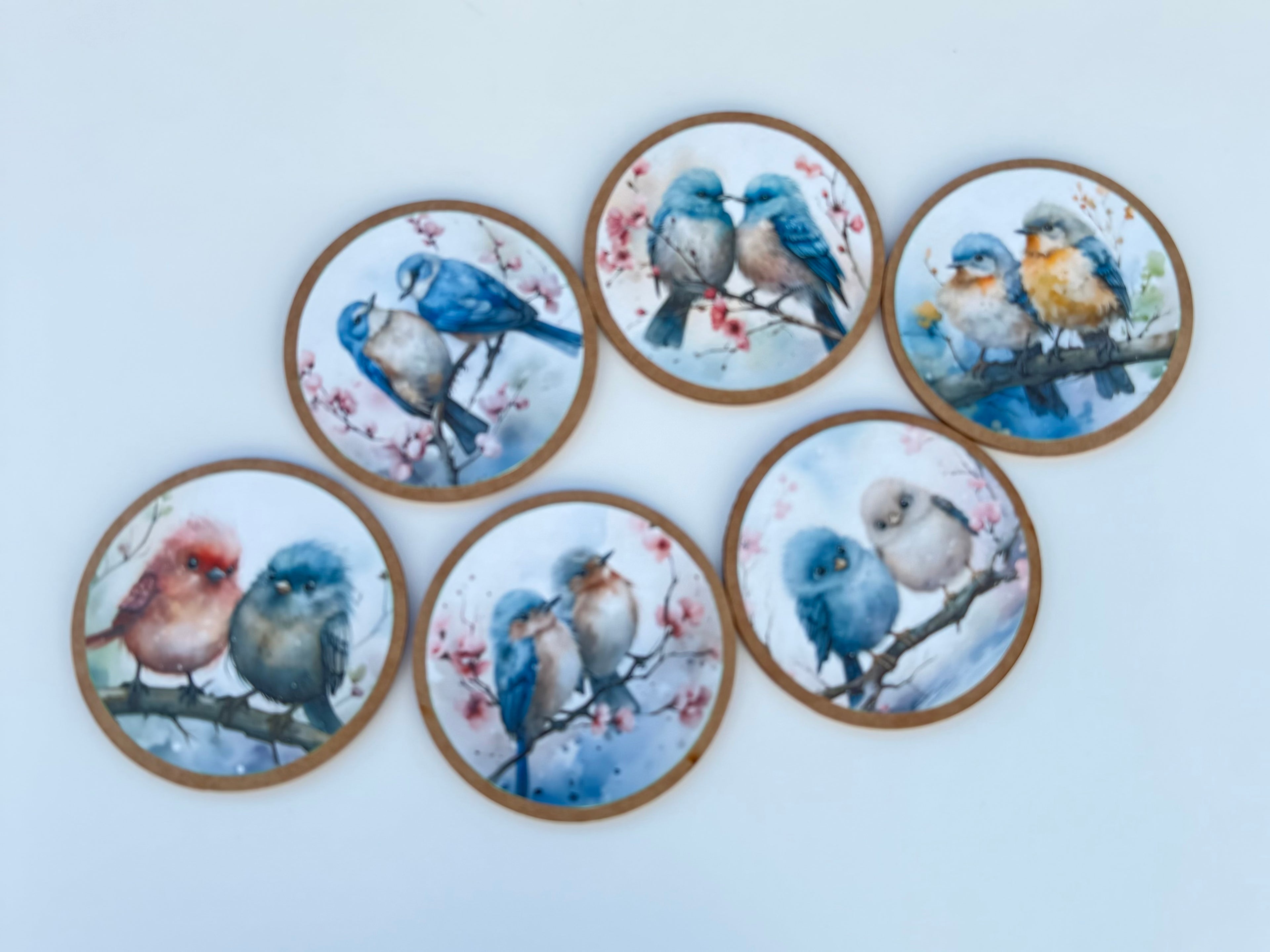 Porta Copos Passarinhos - Kit com 6 Unidades Artesanal em mdf com base em cortiça.