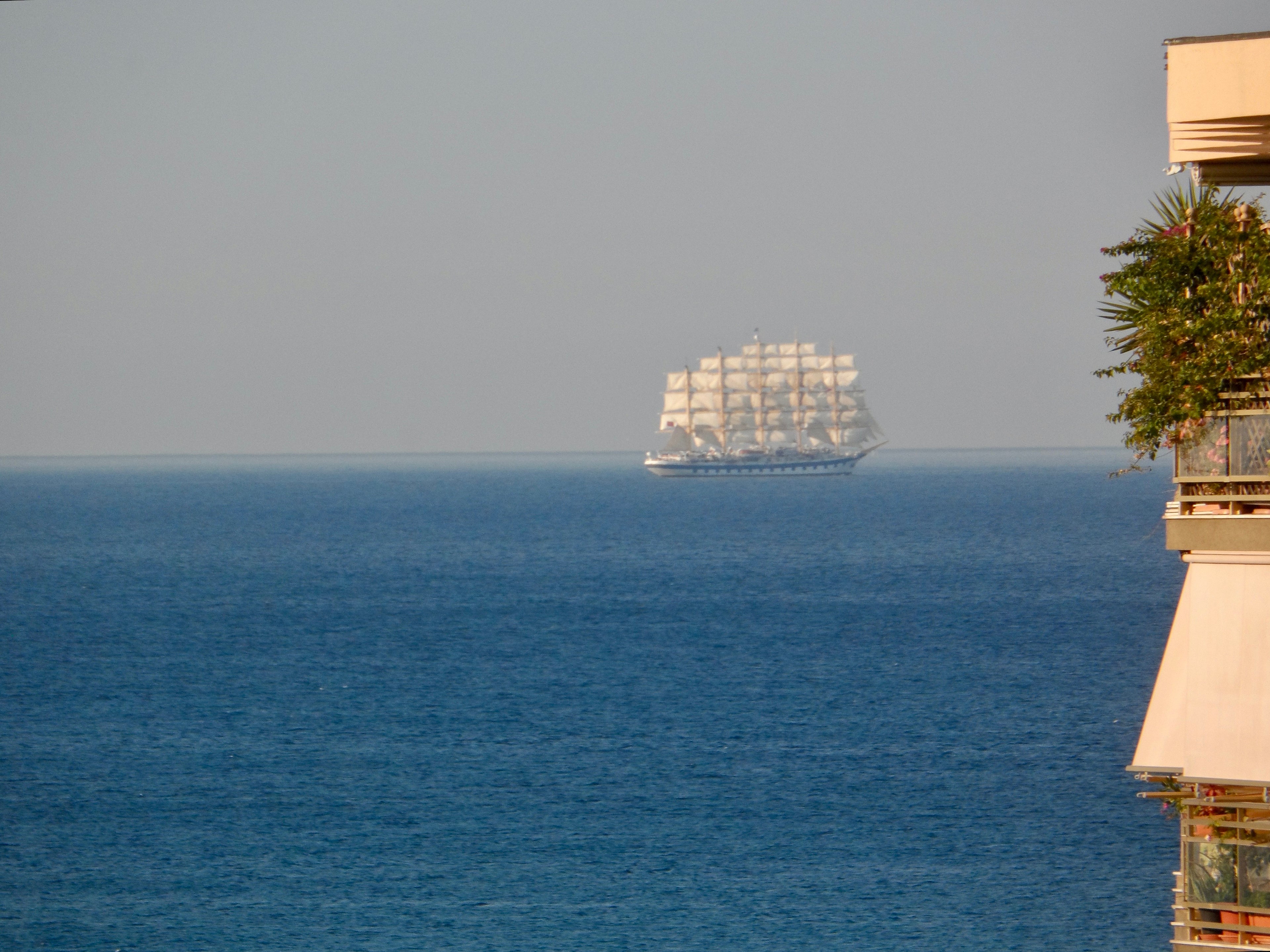Fotografia Digital Veleiro Royal Clipper no Mediterrâneo, 300dpi